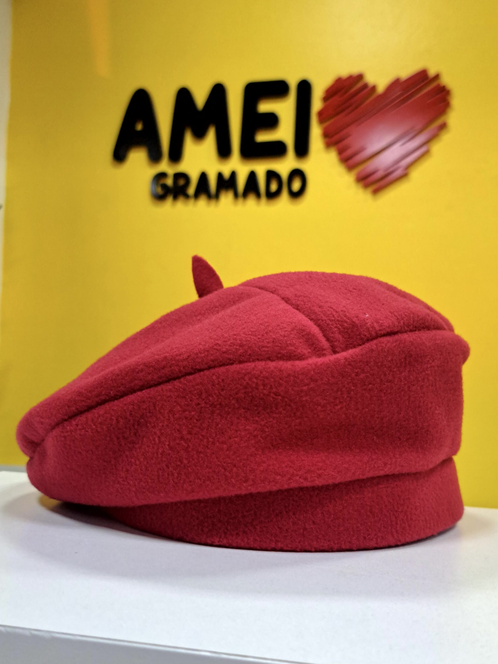 Boina Francesa Vermelha