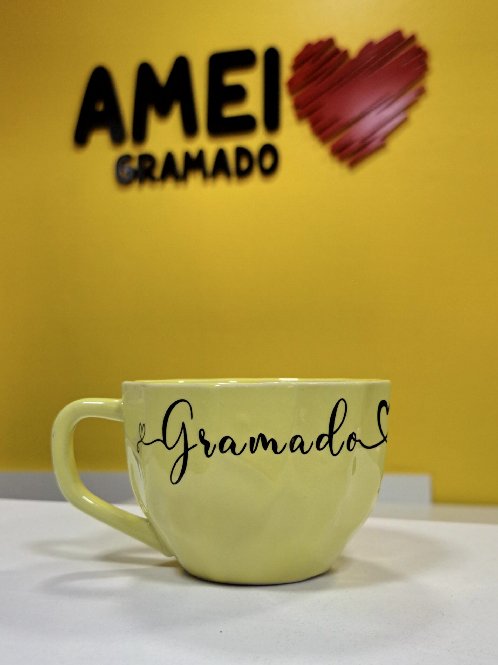 Xícara de Chá Amarela Gramado Serra Gaúcha