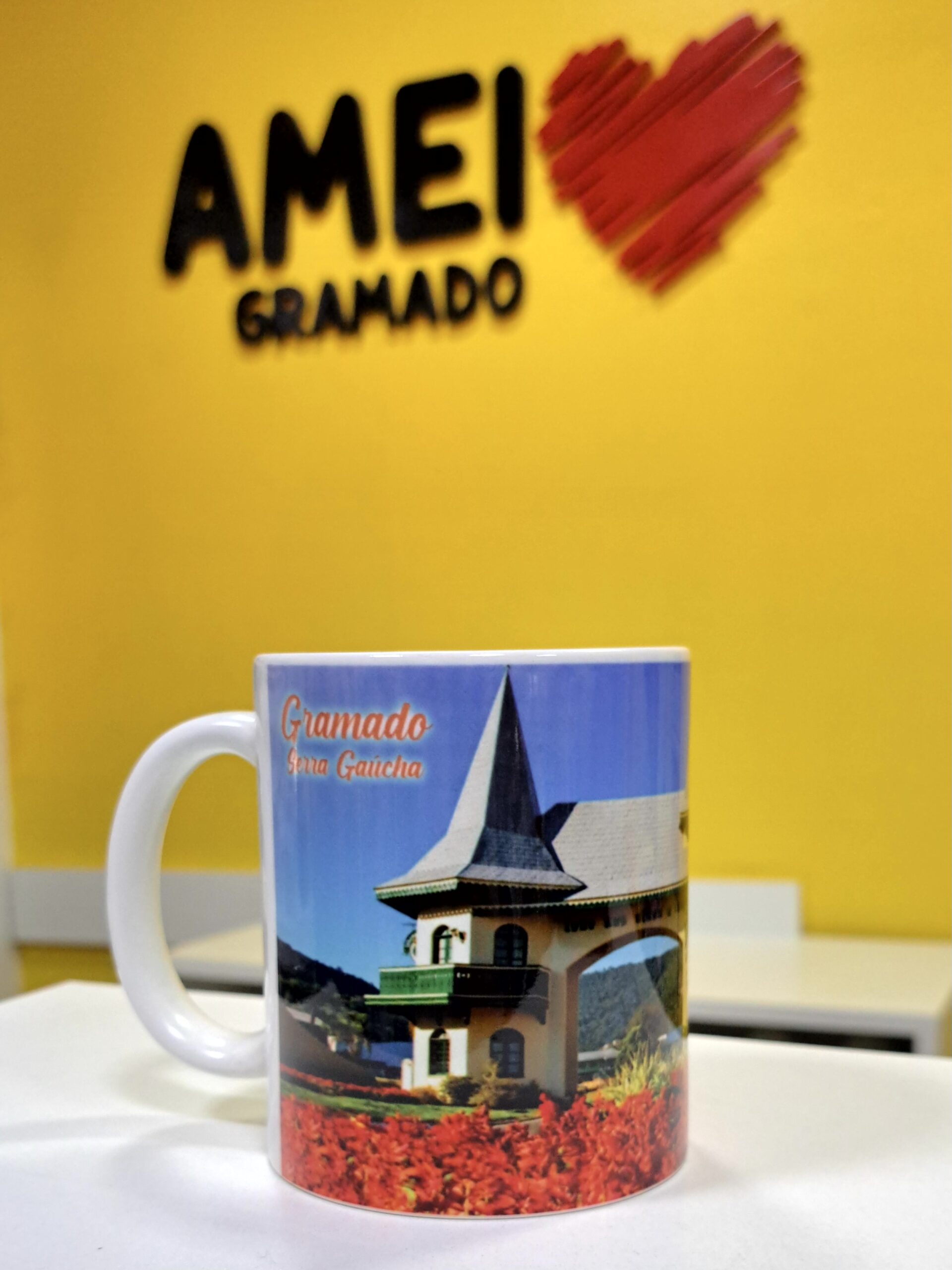 Caneca 325ml Pórtico de Gramado Flores Vermelhas Foto - Novo TC