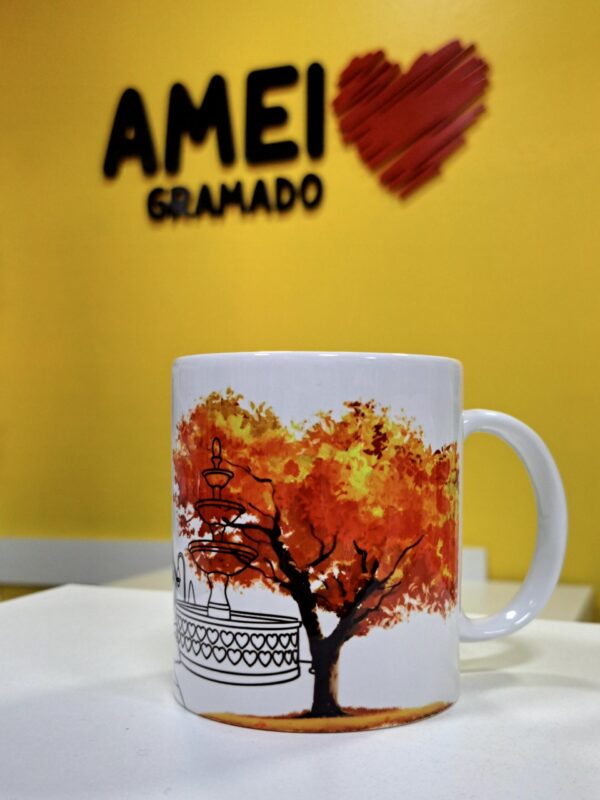 Caneca Cores 325ml Pórtico Igreja Folhas Laranjas de Outono Gramado - Imagem 3